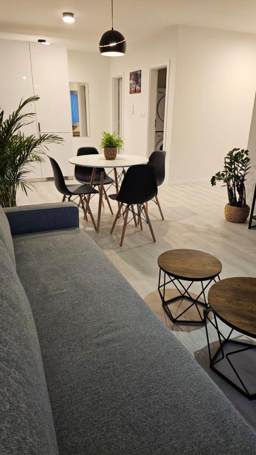 2 With Terrace, New Building, 2bk Apartment Pressburg